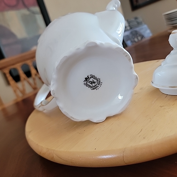 Royal Kent Poland Embossed White with Gold Trim Tea/Coffee/Chocolate P… - Picture 11 of 11